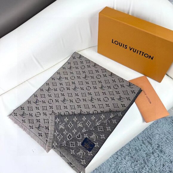 Louis Vuitton Monogram Scarf - Picture 2 of 6